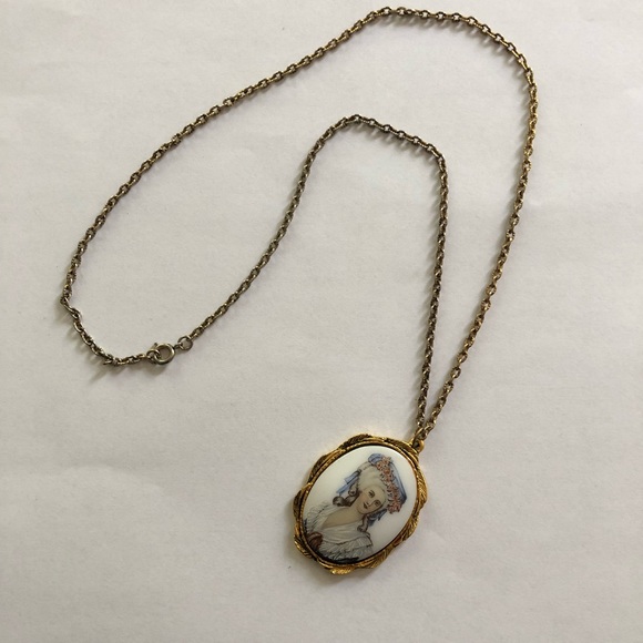 Vintage Marie Antoinette Style Pendant Necklace